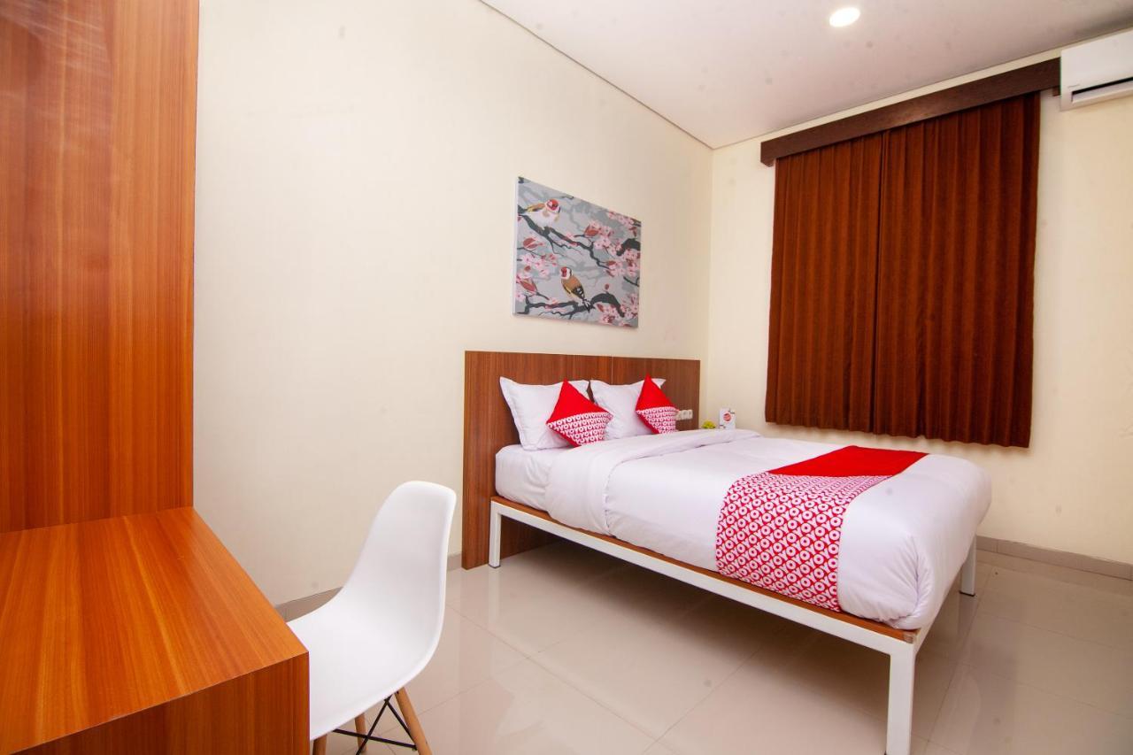 Oyo 2816 Privato Suite Kembaran Exterior foto
