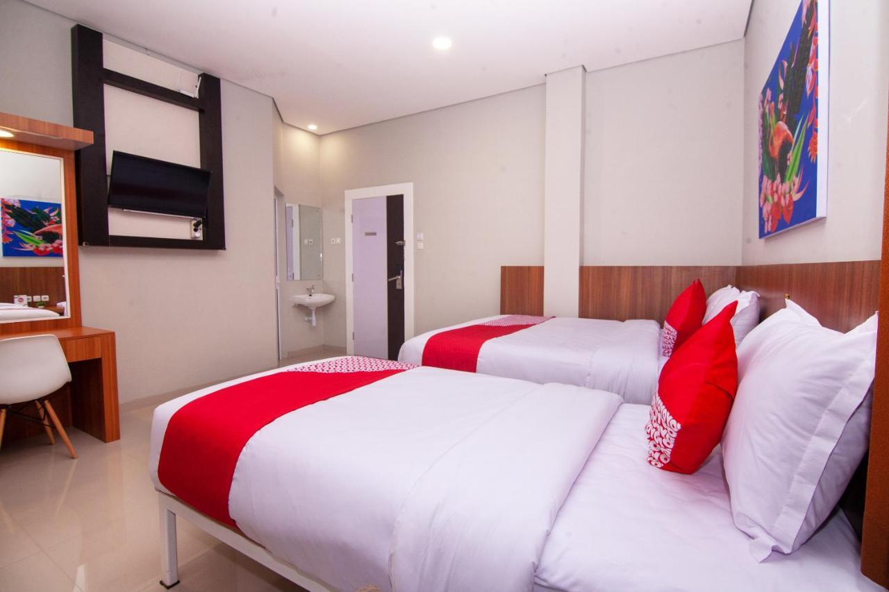 Oyo 2816 Privato Suite Kembaran Exterior foto